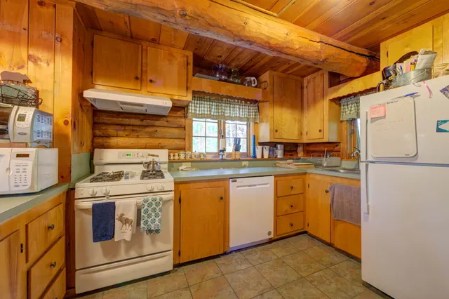 $1,250,000 | 15 Worcester Drive, Raymond, ME 04071