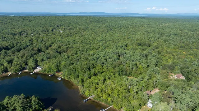 $1,250,000 | 15 Worcester Drive, Raymond, ME 04071