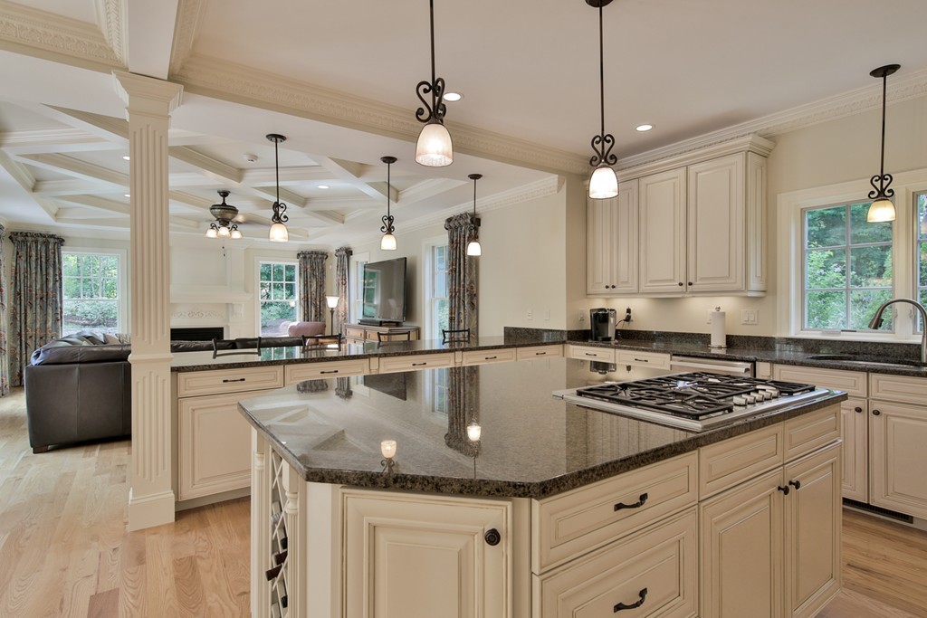 41 Fells Road Winchester, MA 01890 - Photo 3 of 30 Gallery Image 3