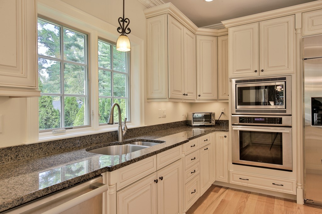 41 Fells Road Winchester, MA 01890 - Photo 5 of 30 Gallery Image 5