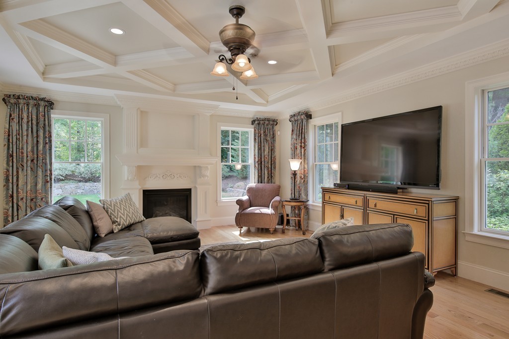 41 Fells Road Winchester, MA 01890 - Photo 8 of 30 Gallery Image 8
