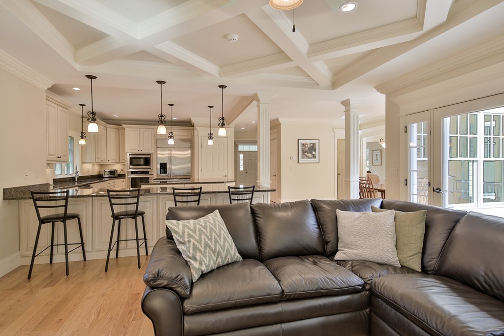 41 Fells Road Winchester, MA 01890 - Photo 9 of 30 Gallery Image 9