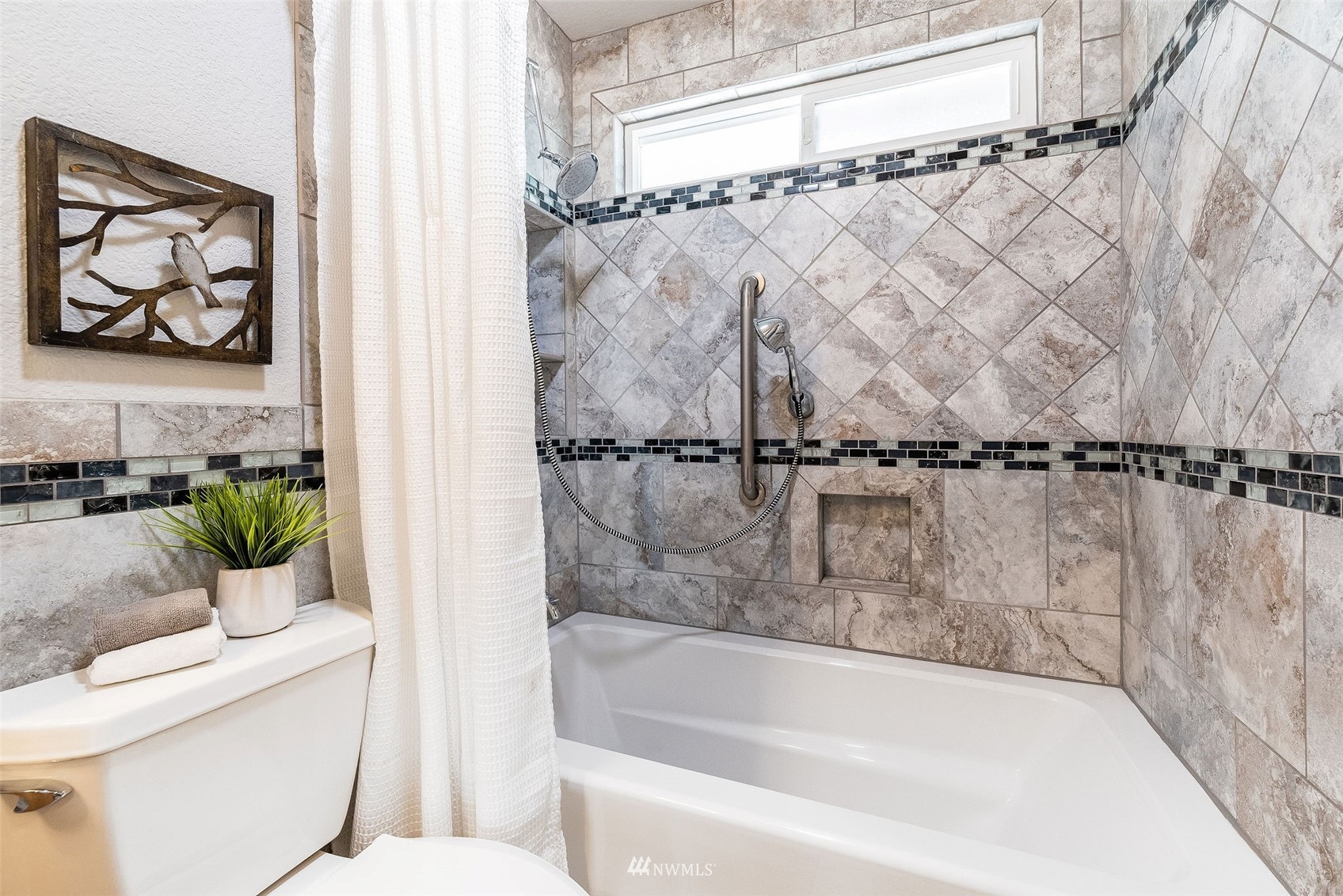 9633 125th Place Southeast Renton, WA 98056 - Photo 18 of 40 Gallery Image 18