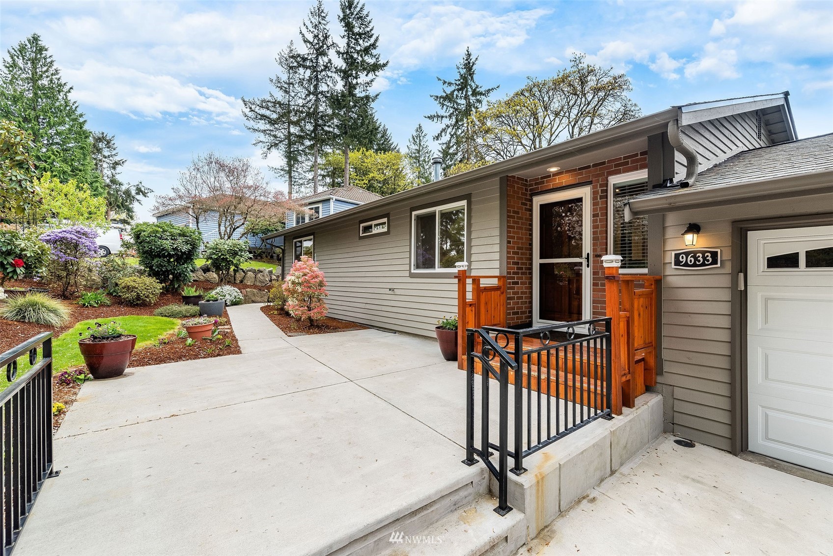 9633 125th Place Southeast Renton, WA 98056 - Photo 2 of 40 Gallery Image 2
