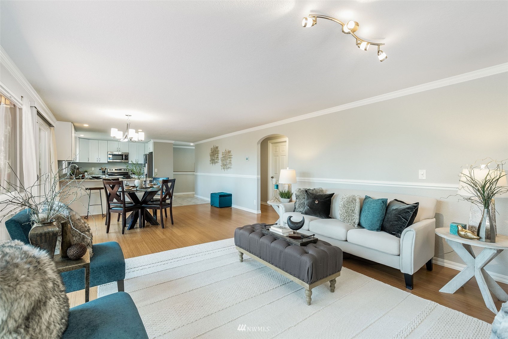 9633 125th Place Southeast Renton, WA 98056 - Photo 6 of 40 Gallery Image 6
