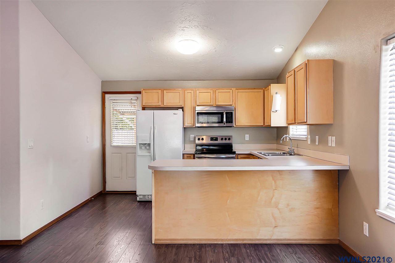 2172 Del Rio Avenue Southeast Albany, OR 97322 - Photo 11 of 32 Gallery Image 11