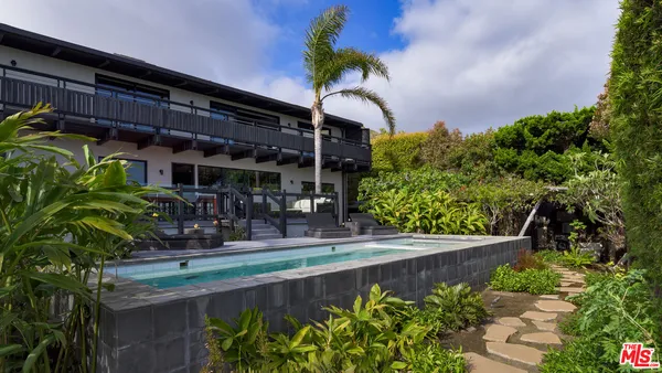 $35,000 | 31970 Pacific Coast Highway, Malibu, CA 90265