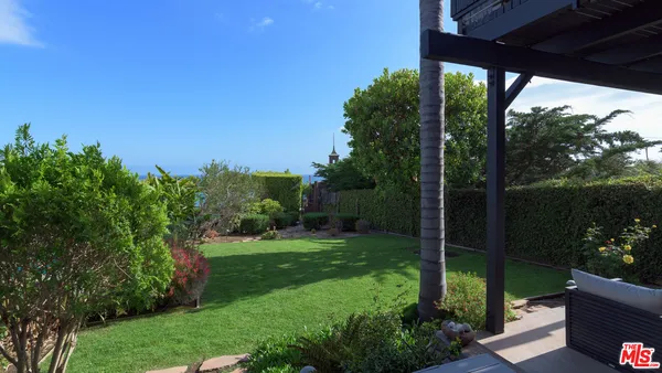 $35,000 | 31970 Pacific Coast Highway, Malibu, CA 90265