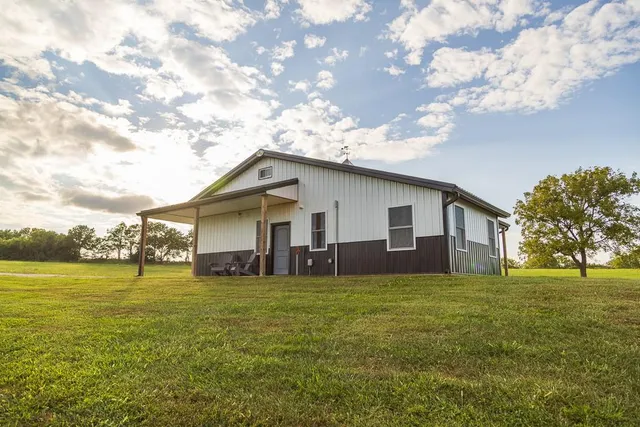 $750,000 | 14621 Northwest County Road 10001, Drexel, MO 64742