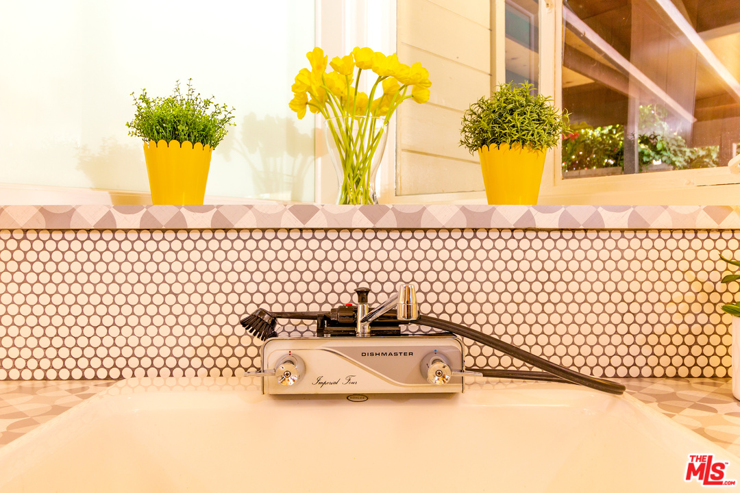 13063 Montford Street Pacoima, CA 91331 - Photo 12 of 30