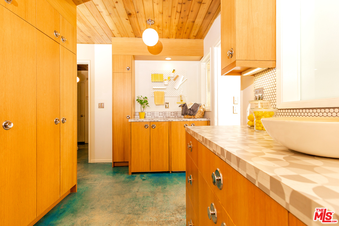 13063 Montford Street Pacoima, CA 91331 - Photo 13 of 30