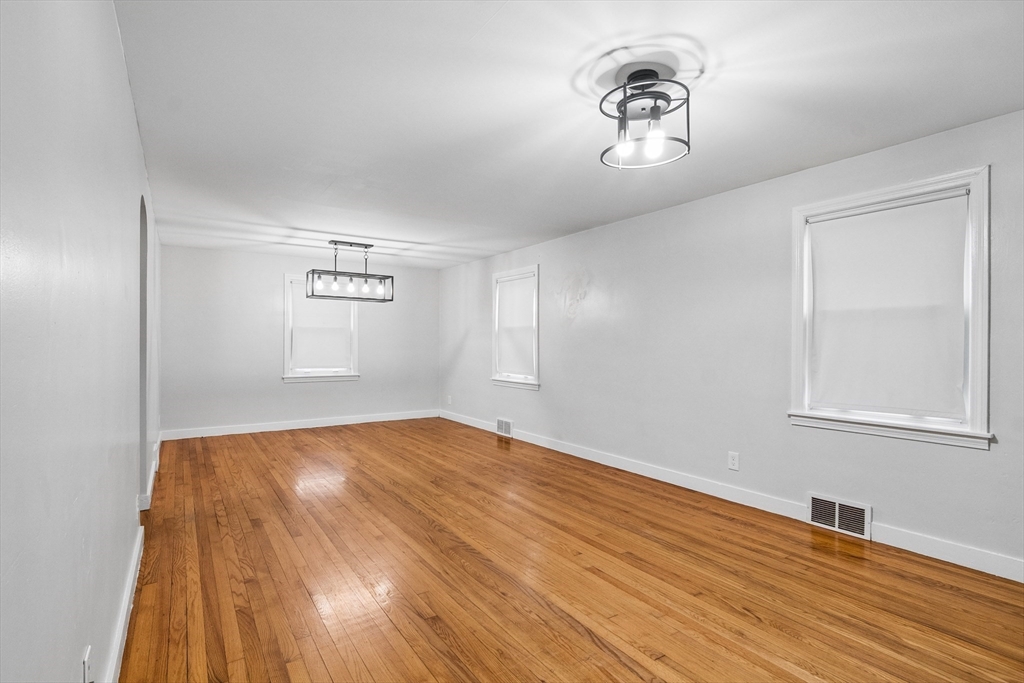 119 Acrebrook Road Springfield, MA 01129 - Photo 17 of 35