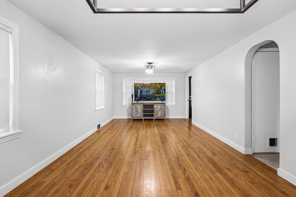 119 Acrebrook Road Springfield, MA 01129 - Photo 18 of 35