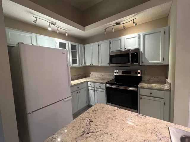 $1,600 | 18 Santiago Court, St. Augustine Shores, FL 32086