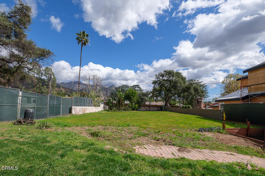 2546 Highland Avenue Altadena, CA 91001 - Photo 15 of 20 SSR_2546Highland_015_OTHERMLS