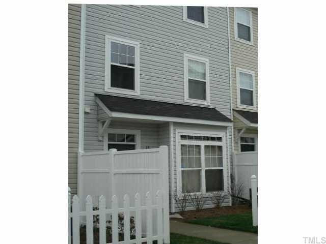 8620-105 Neuse Club Lane Raleigh, NC 27616 - Photo 1 of 6 Exterior Front