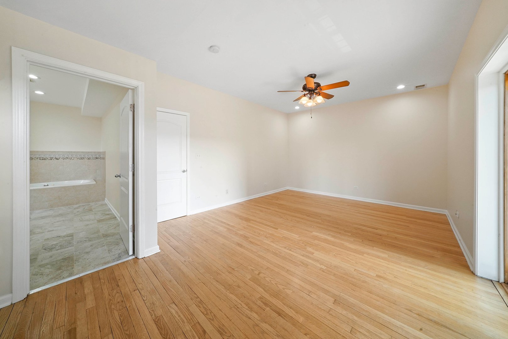 2363 East 70th Street, Unit 2 Chicago, IL 60649 - Photo 12 of 21