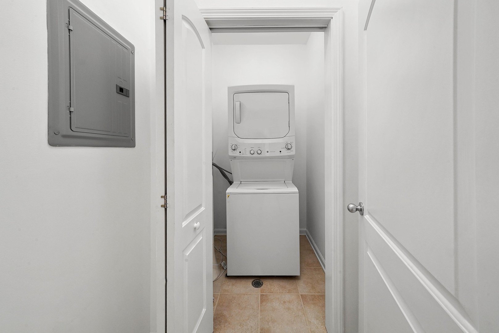 2363 East 70th Street, Unit 2 Chicago, IL 60649 - Photo 18 of 21