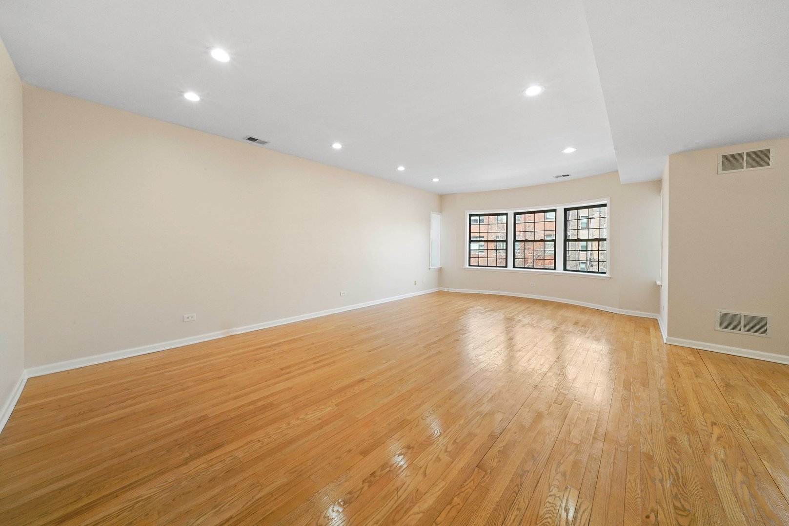 2363 East 70th Street, Unit 2 Chicago, IL 60649 - Photo 8 of 21