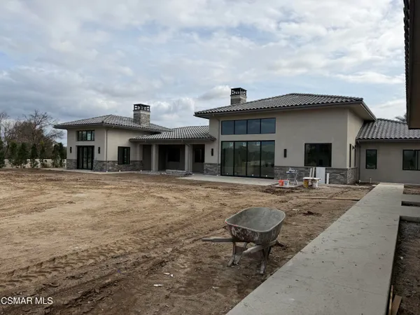 $5,000,000 | 275 Crestview Avenue, Camarillo, CA 93010