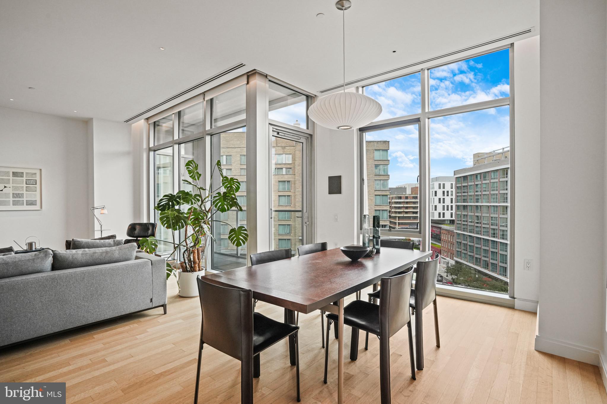 1177 22nd Street Northwest, Unit 7B Washington, DC 20037 - Photo 5 of 26 Dining area