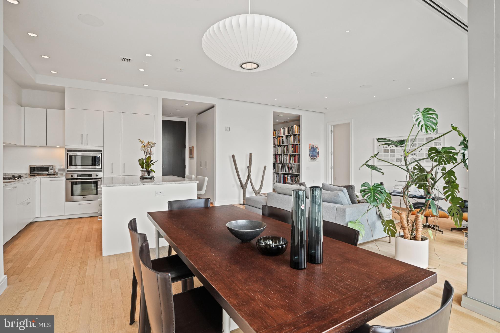 1177 22nd Street Northwest, Unit 7B Washington, DC 20037 - Photo 6 of 26 Dining area