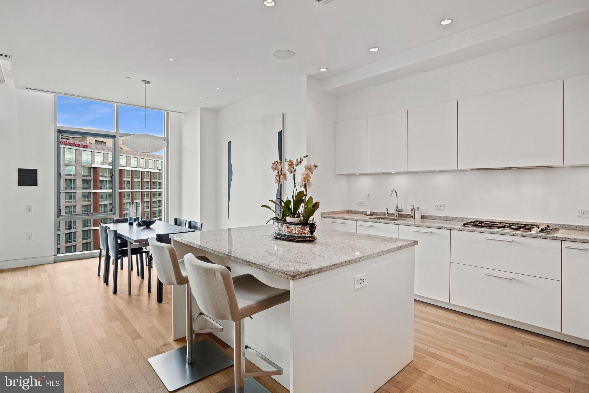 1177 22nd Street Northwest, Unit 7B Washington, DC 20037 - Photo 9 of 26 Kitchen and dining area