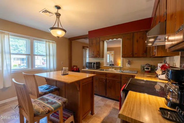 $309,900 | 4 Leo Street, Queensbury, NY 12804