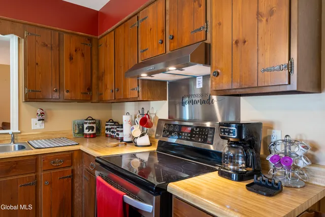 $309,900 | 4 Leo Street, Queensbury, NY 12804