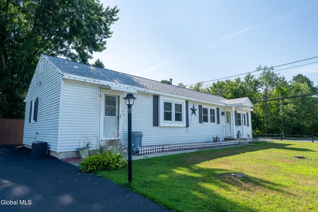 $309,900 | 4 Leo Street, Queensbury, NY 12804