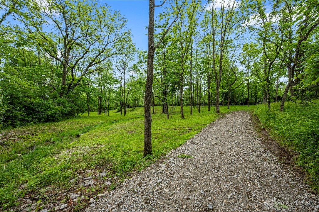 5653 Chenoweth Road Waynesville, OH 45068 - Photo 5 of 14