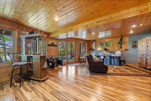 $610,000 | 30495 East Oak Bend Drive, Grand Rapids, MN 55744