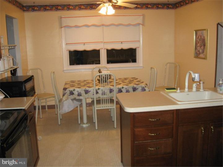 53 Lempa Road Holland, PA 18966 - Photo 8 of 25 Kitchen