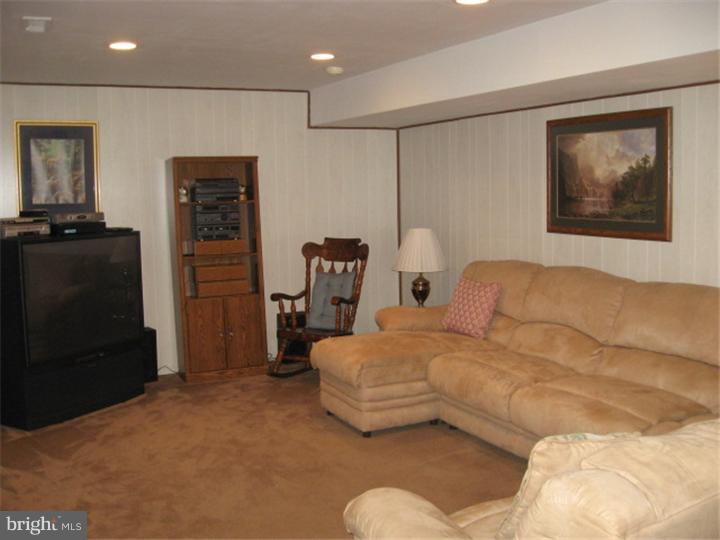 53 Lempa Road Holland, PA 18966 - Photo 10 of 25 Family Room