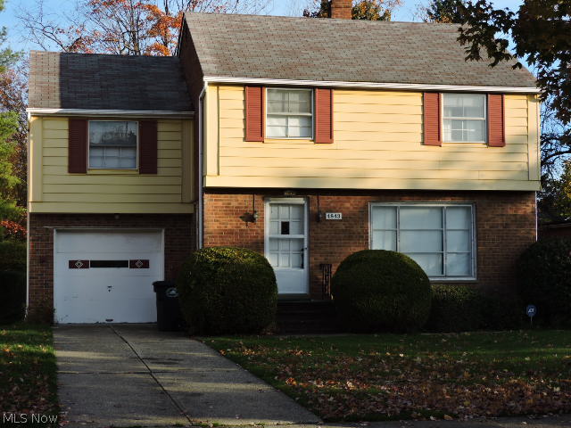 4843 Westbourne Road Cleveland, OH 44124 - Photo 2 of 23 Gallery Image 2