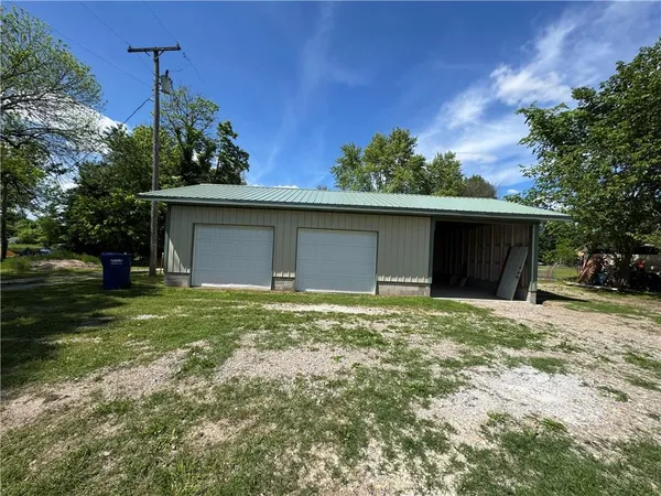 $30,000 | 307 North Magnolia Avenue, Columbus, KS 66725