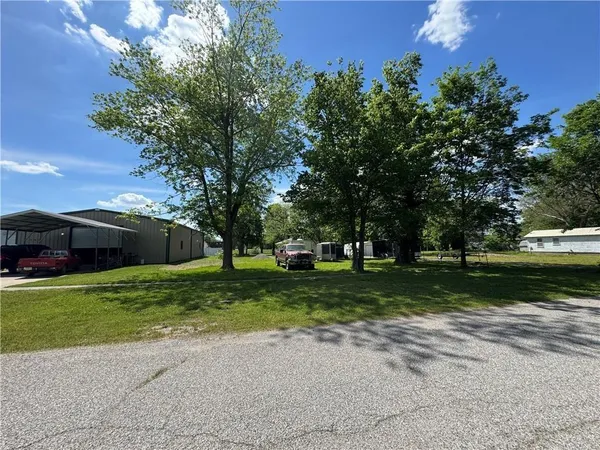 $30,000 | 307 North Magnolia Avenue, Columbus, KS 66725