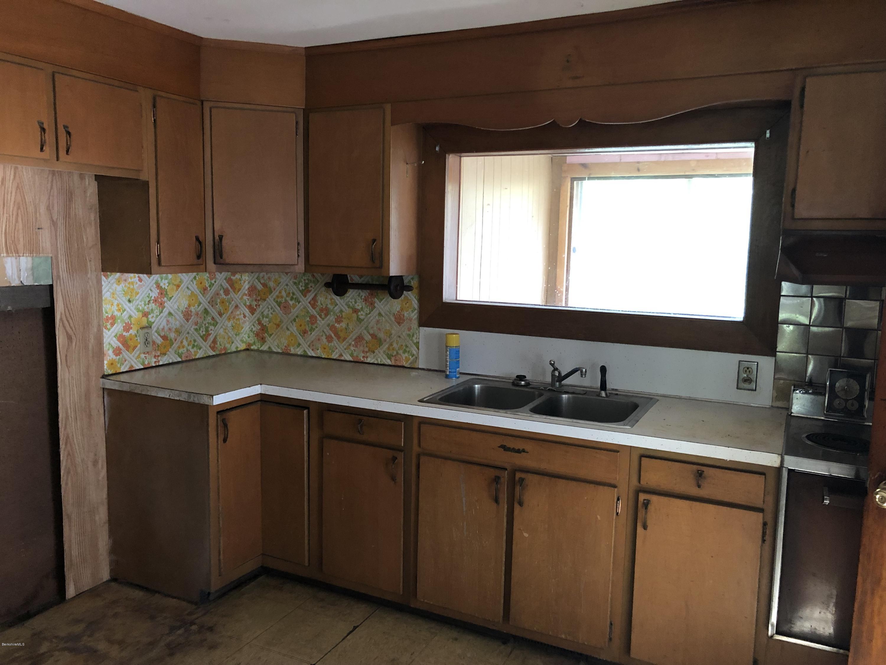 118 Reservoir Road North Adams, MA 01247 - Photo 5 of 15 Kitchen