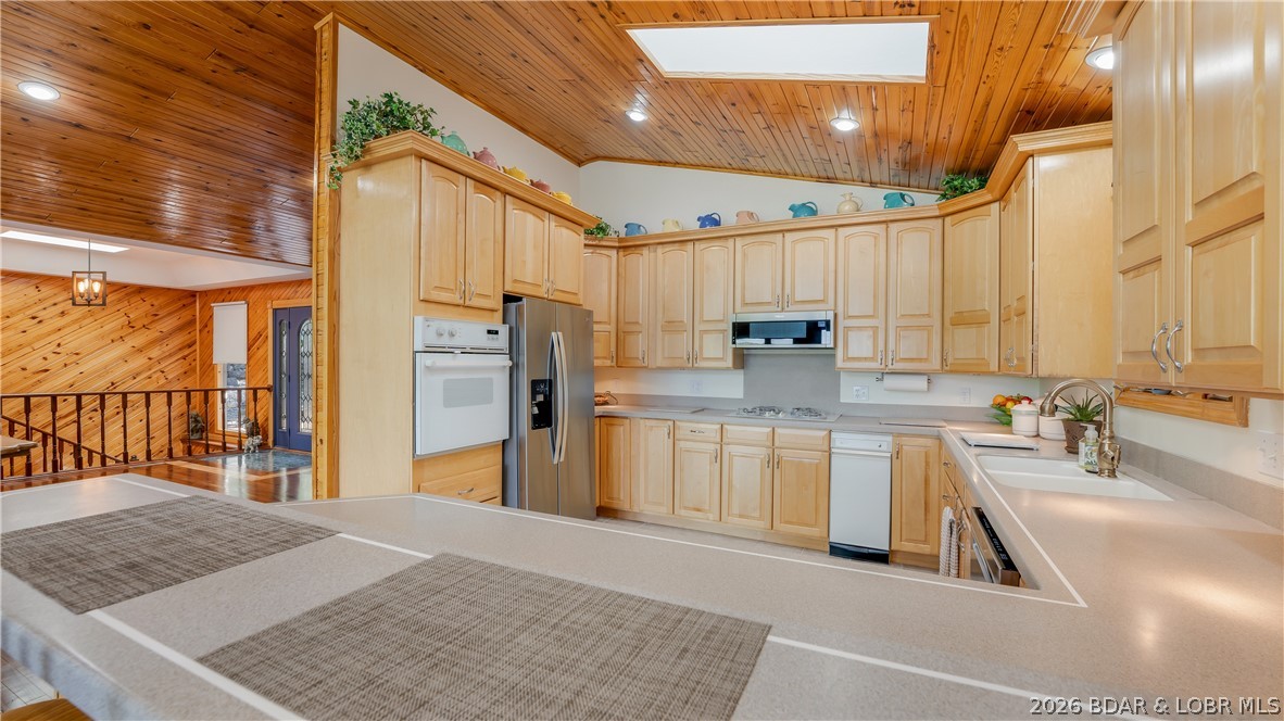 169 Triple K Ranch Road Sunrise Beach, MO 65079 - Photo 5 of 58