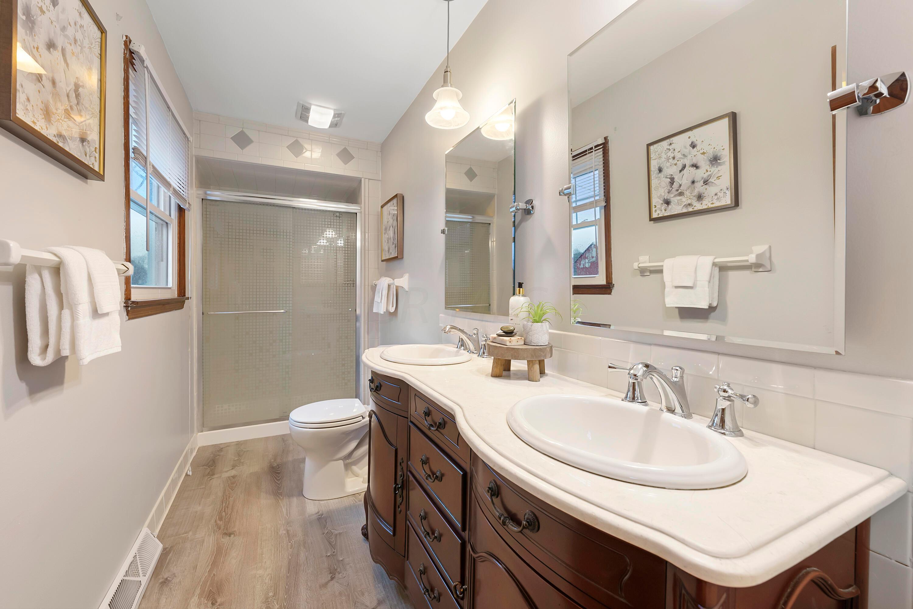 3174 Rome Corners Road Galena, OH 43021 - Photo 12 of 33 Double marble vanity. Updated mirrors, lighting, fixtures ++
