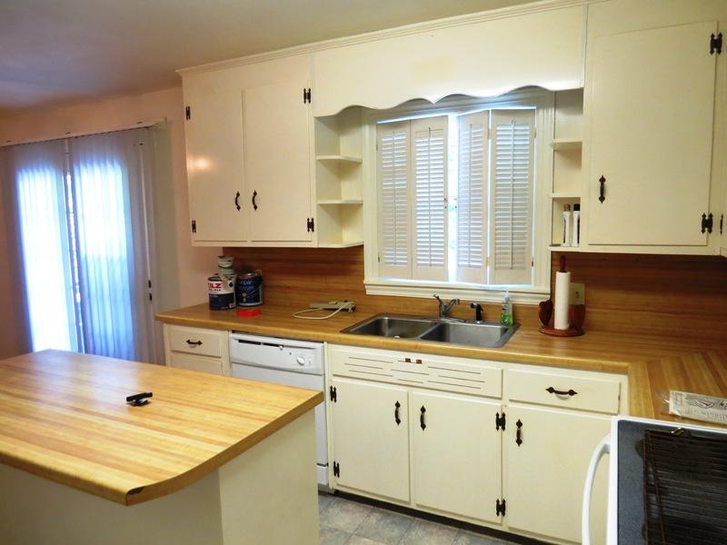 392 Patsy Avenue Collinsville, VA 24078 - Photo 14 of 35 EAT IN KITCHEN