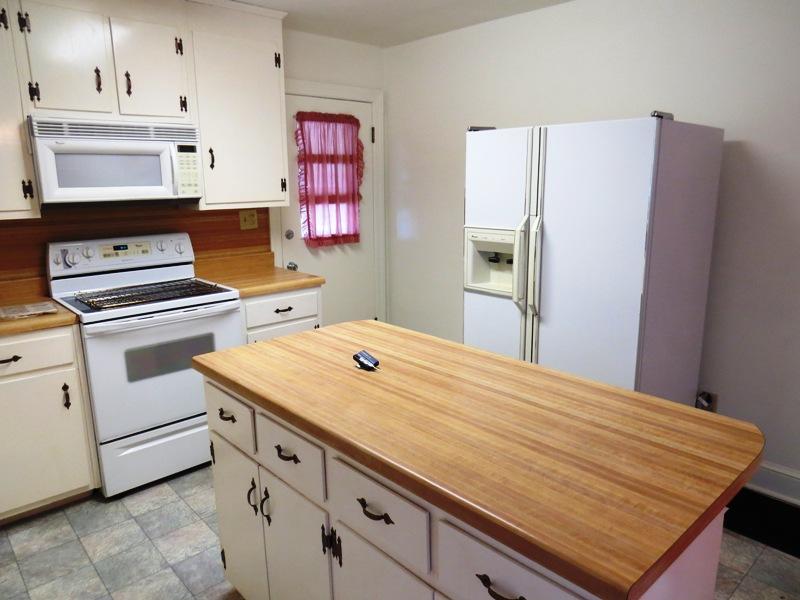 392 Patsy Avenue Collinsville, VA 24078 - Photo 15 of 35 EAT IN KITCHEN