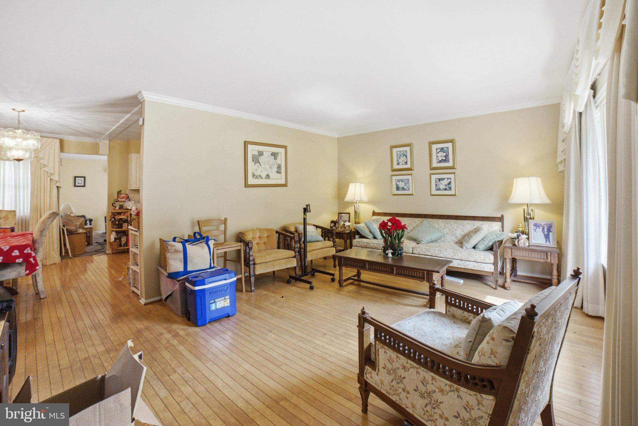 907 Logwood Road Capitol Heights, MD 20743 - Photo 2 of 16 Bright and inviting living space.