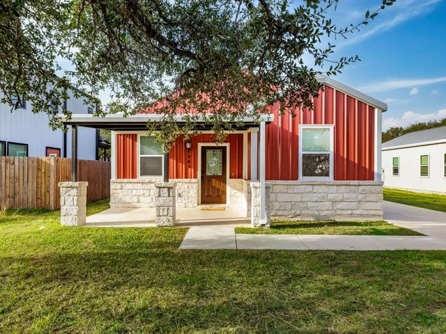 $1,800 | 904 Central Boulevard, Bertram, TX 78605
