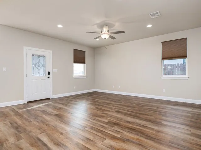 $1,950 | 904 Central Boulevard, Bertram, TX 78605