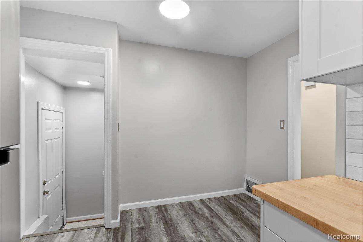 2254 Dorothea Road Berkley, MI 48072 - Photo 11 of 27 11-1897 Dorothea Rd_10.jpg