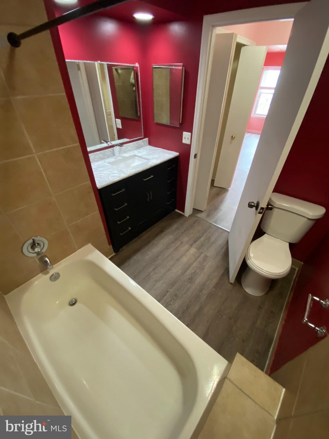 12891 B Grays Pointe Road Fairfax, VA 22033 - Photo 18 of 22 bedroom 1(master) bathroom