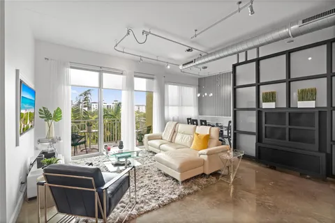 $483,500 | 313 Northeast 2nd Street, Unit 405, Fort Lauderdale, FL 33301