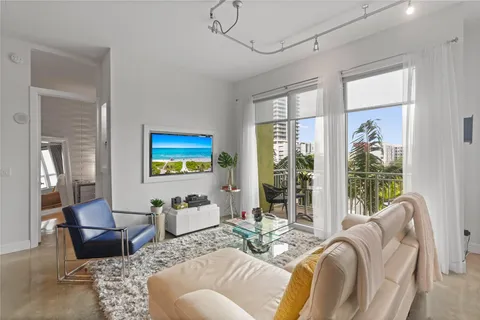 $493,500 | 313 Northeast 2nd Street, Unit 405, Fort Lauderdale, FL 33301