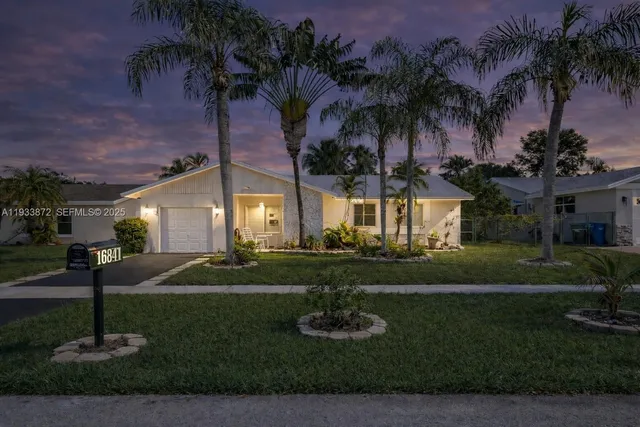 $585,500 | 16841 Royal Poinciana Drive, Weston, FL 33326